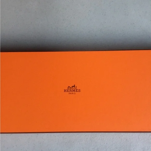 HERMES EMPTY BOX WITH ONE TISSUE SHEET NO LOGO SMALL CARD LOGO PRINTED ENVELOPE - Picture 2 of 14